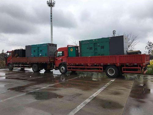 皋兰涂抹密封胶后，需要等待多长时间才能安装水冷式机油散热器密封件？